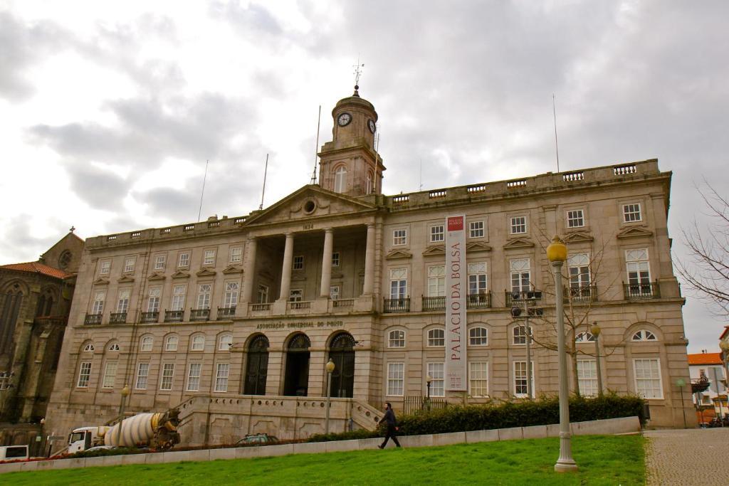 Low Cost Tourist Apartments - Palacio Da Bolsa Porto Eksteriør billede